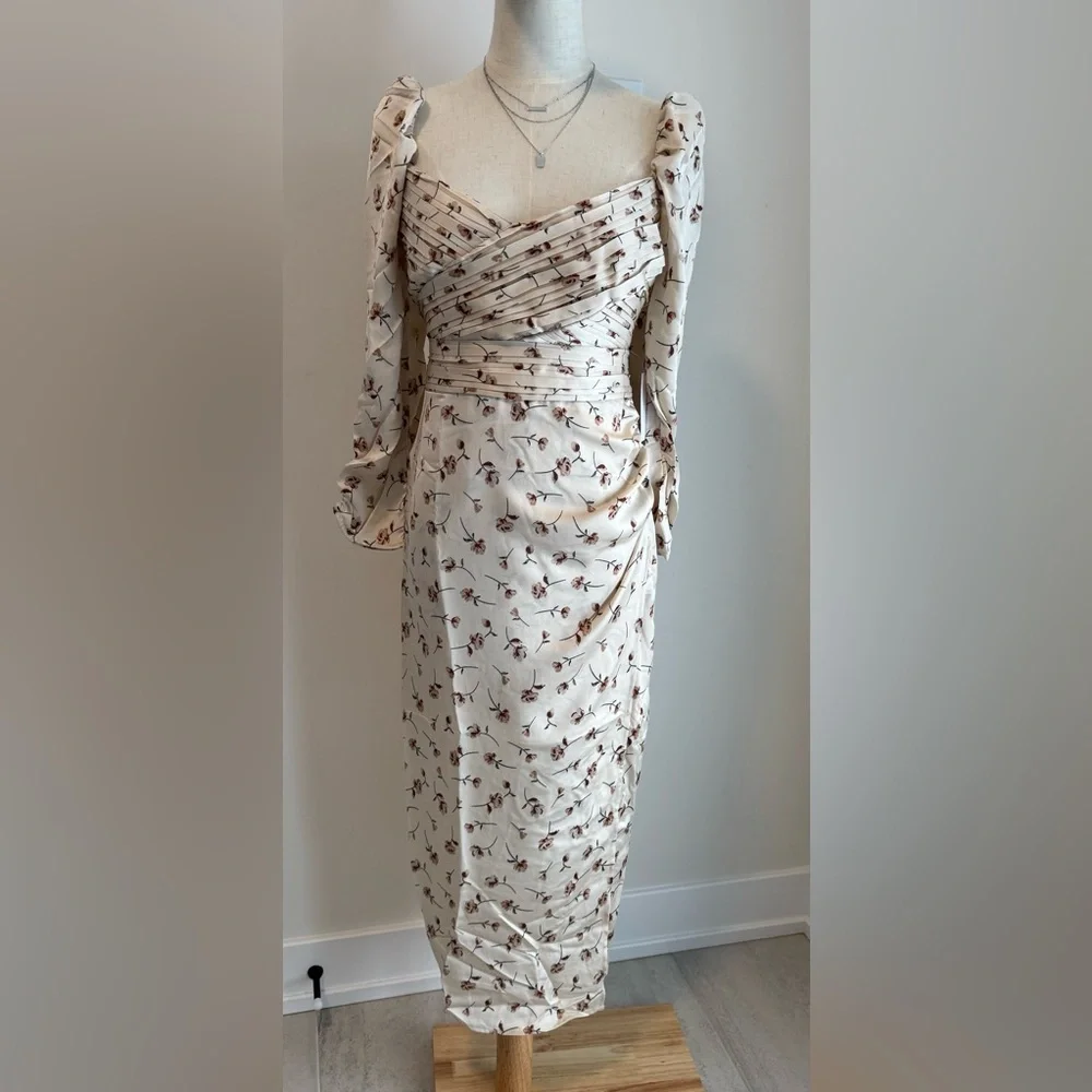 NWT - ASTR‎ Cream Floral Long Sleeve Dress - Picture 7 of 12